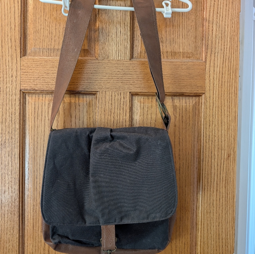 Rebekah Scott Designs - Gretta Messenger Bag